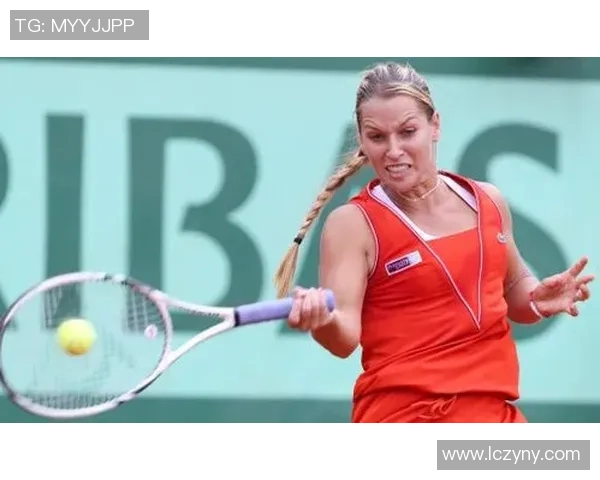 阿扎伦卡与齐布尔科娃在澳网激战正酣精彩对决引人瞩目